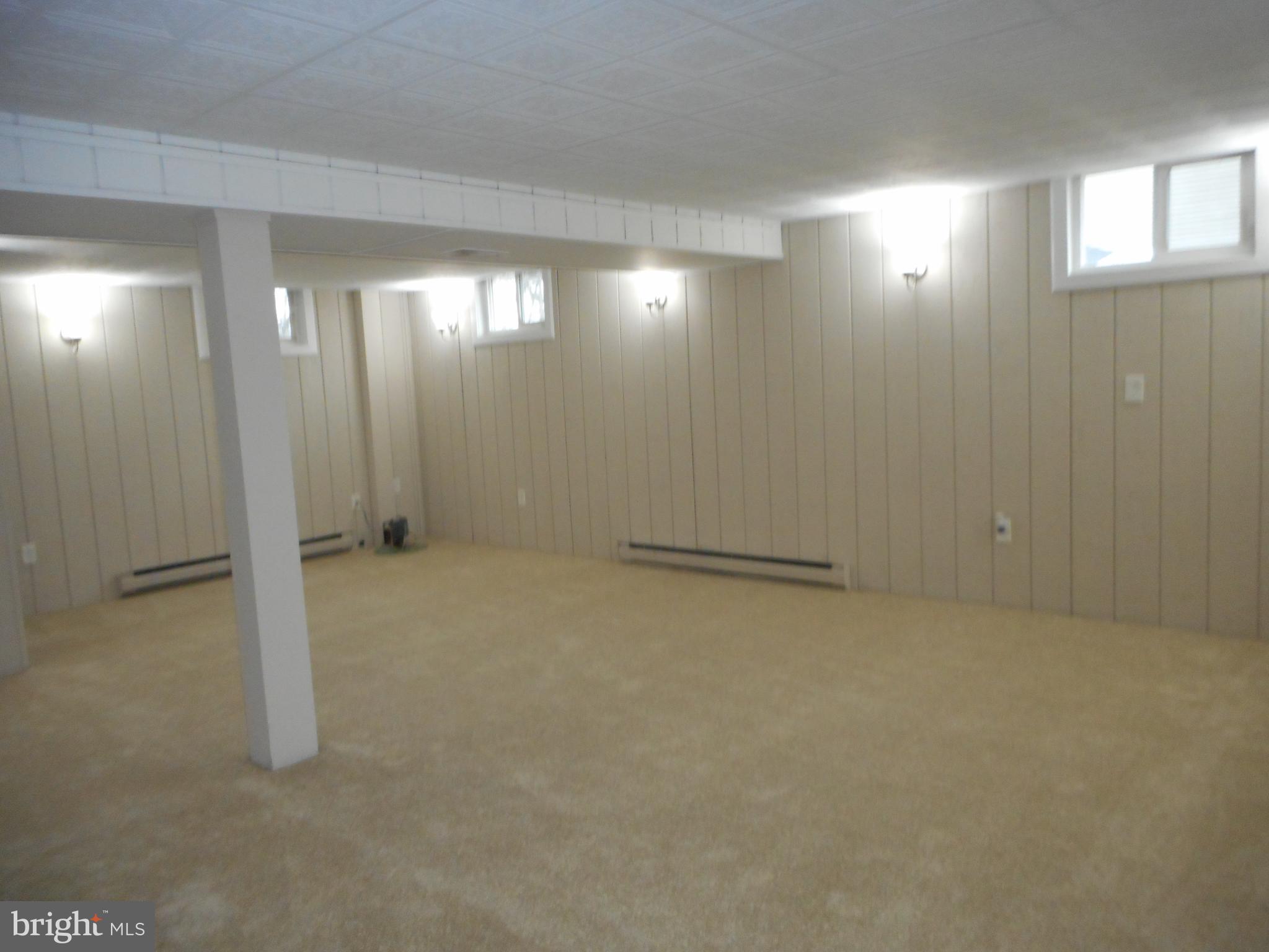 CLINTON WOODS - Residential