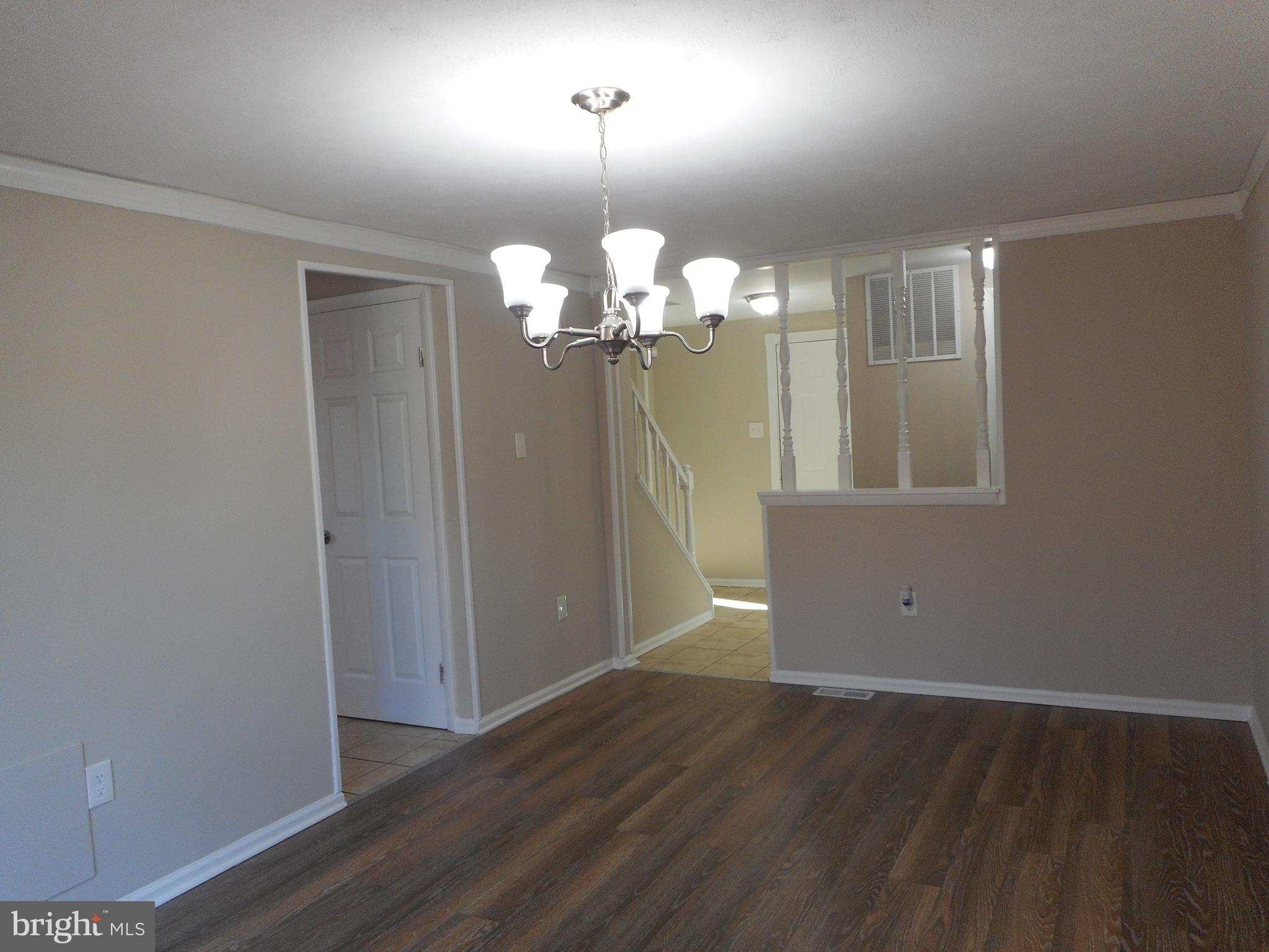 CLINTON WOODS - Residential