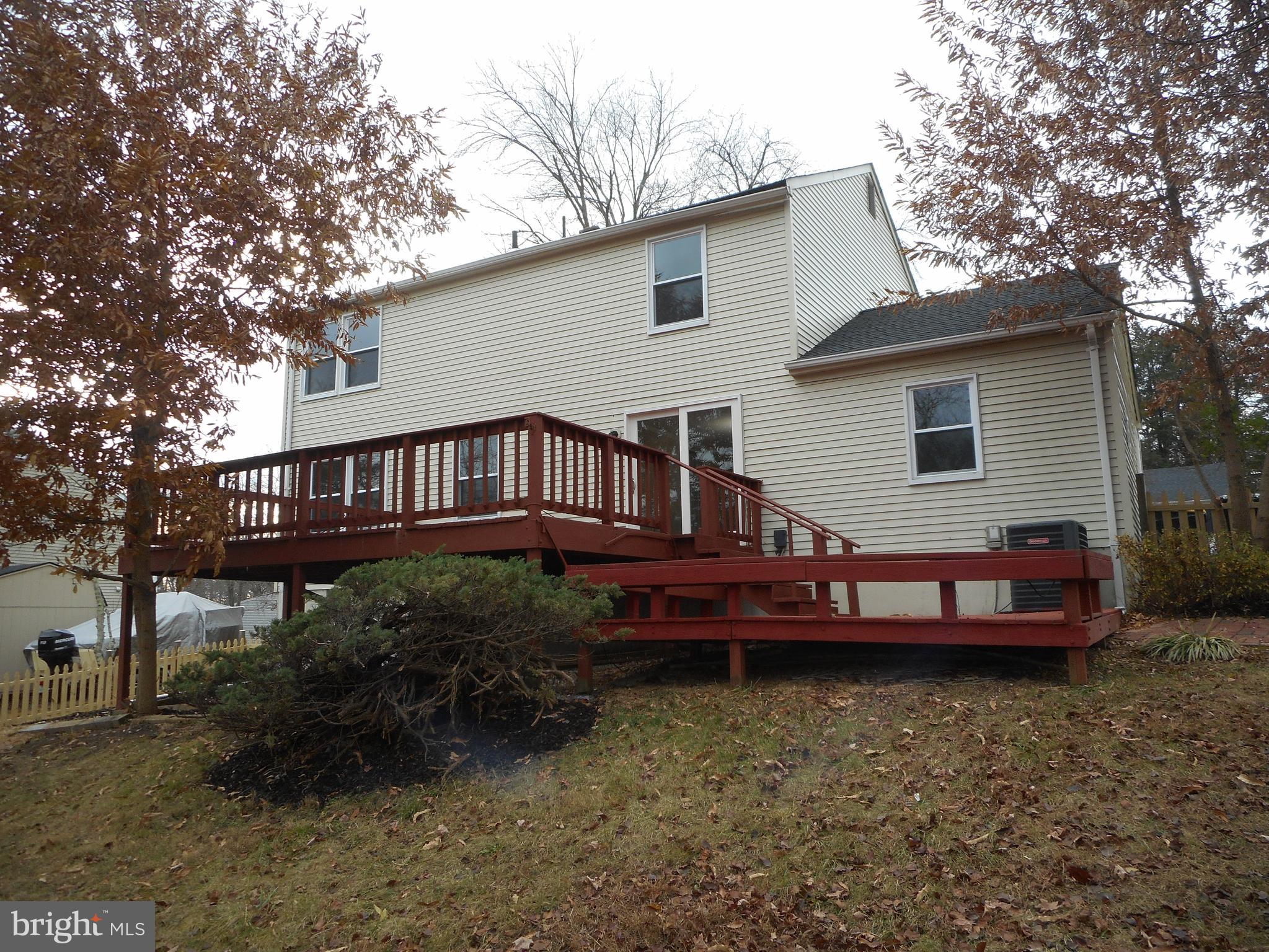 CLINTON WOODS - Residential