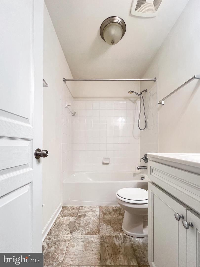 NORTH SHORE FOREST - Residential Lease