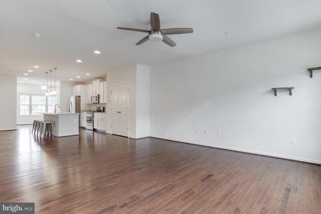 NORTH SHORE FOREST - Residential Lease