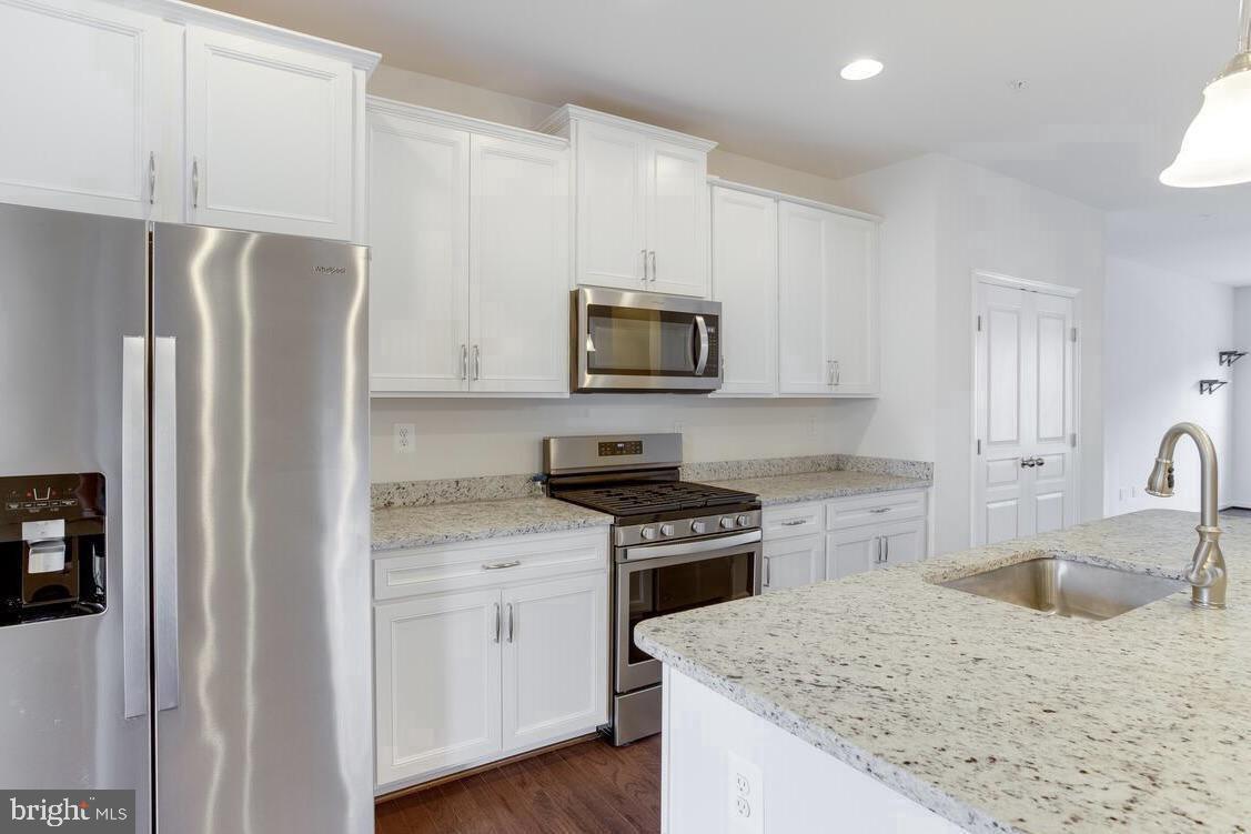 NORTH SHORE FOREST - Residential Lease