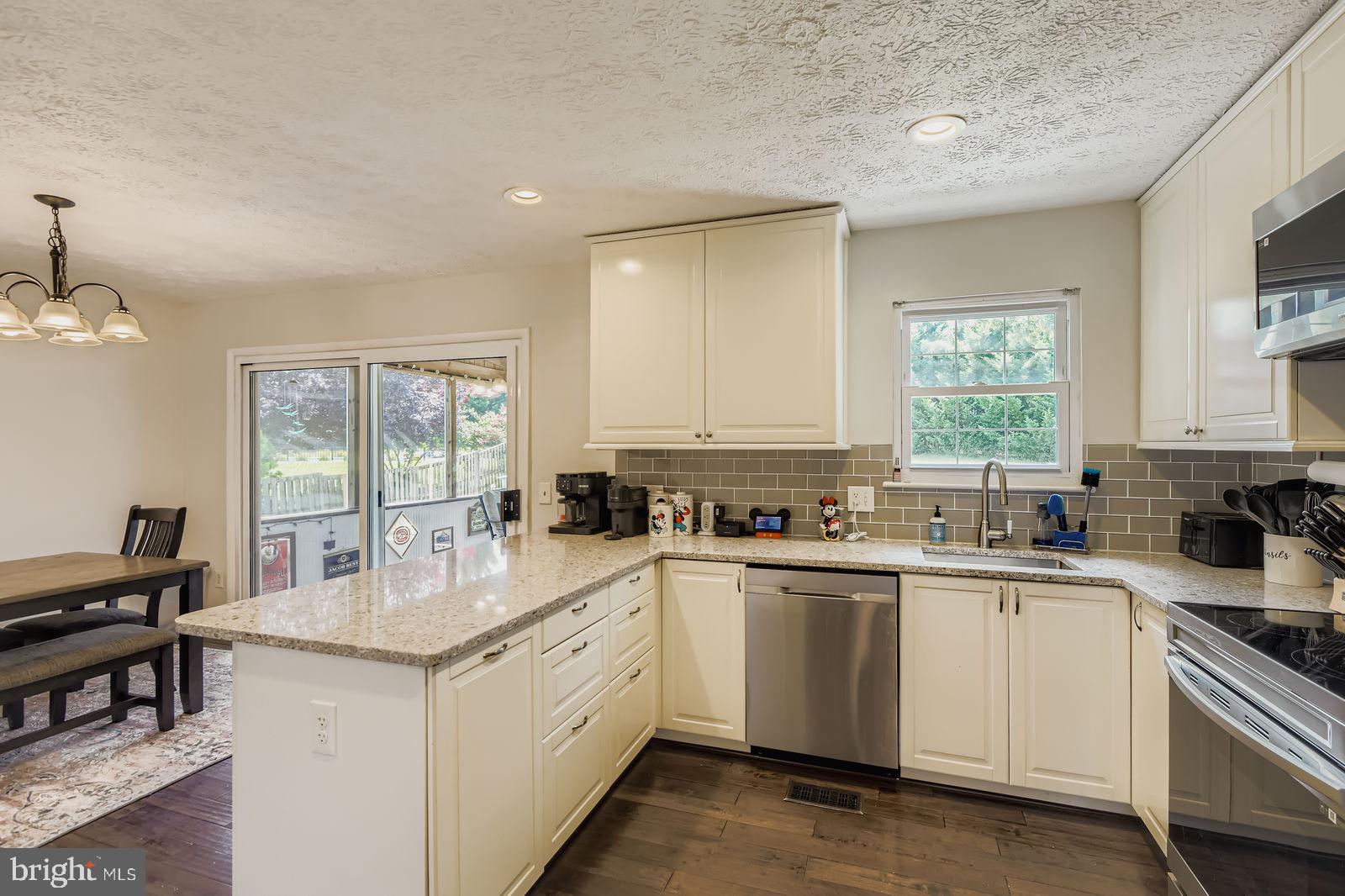 7948 COBBLER LANE