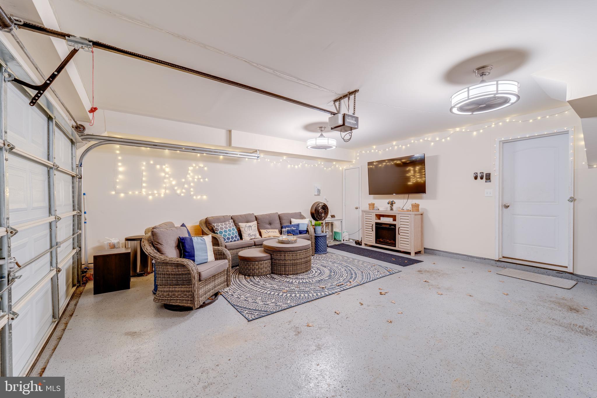 WOODMORE TOWNE CENTRE - Residential