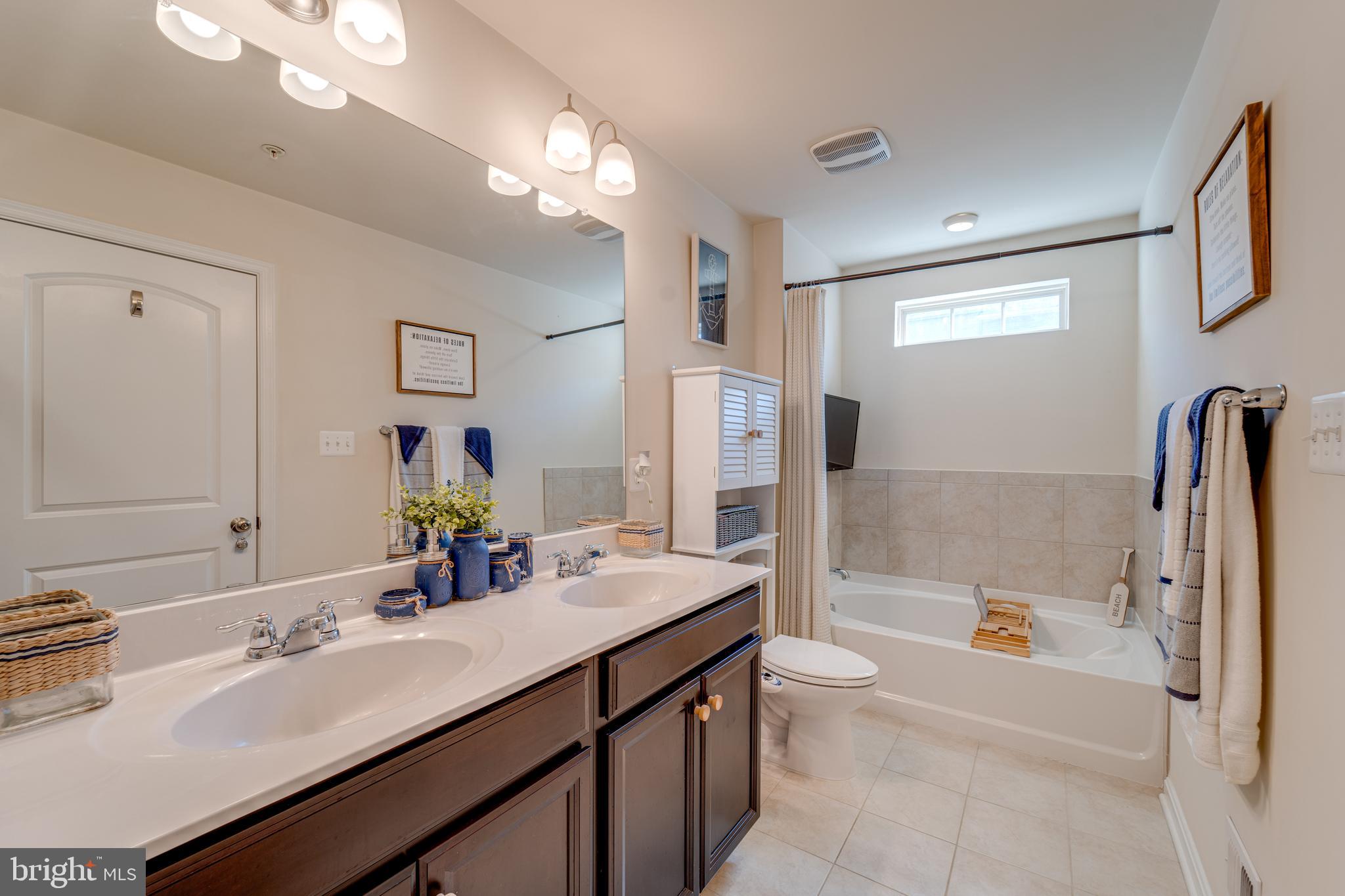 WOODMORE TOWNE CENTRE - Residential