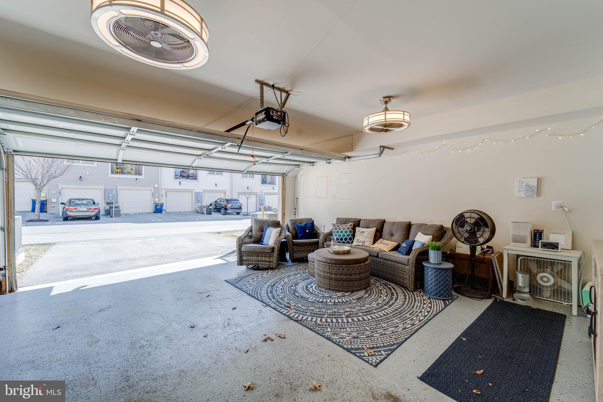 WOODMORE TOWNE CENTRE - Residential