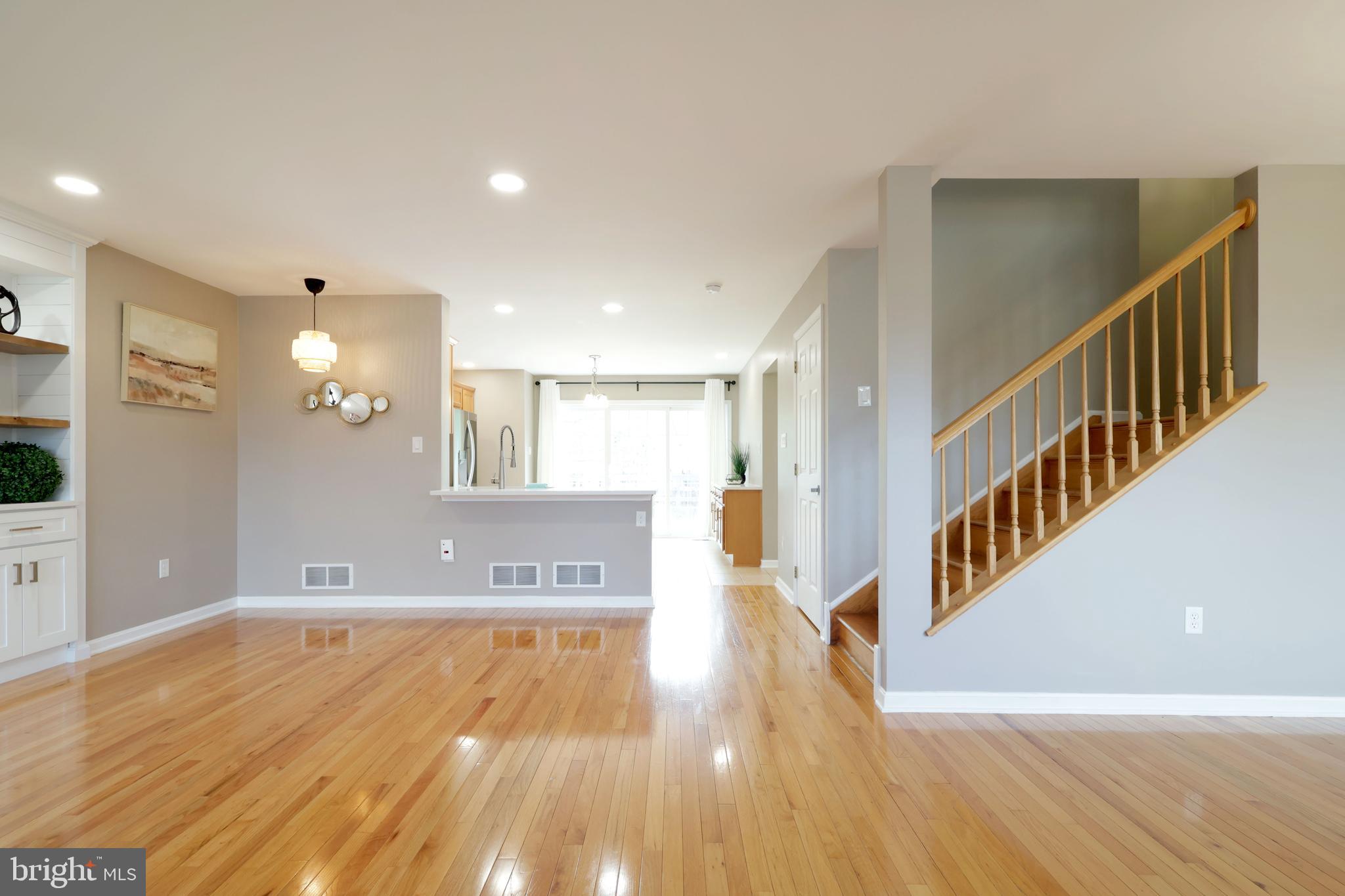 HUNTERS CHASE - Residential