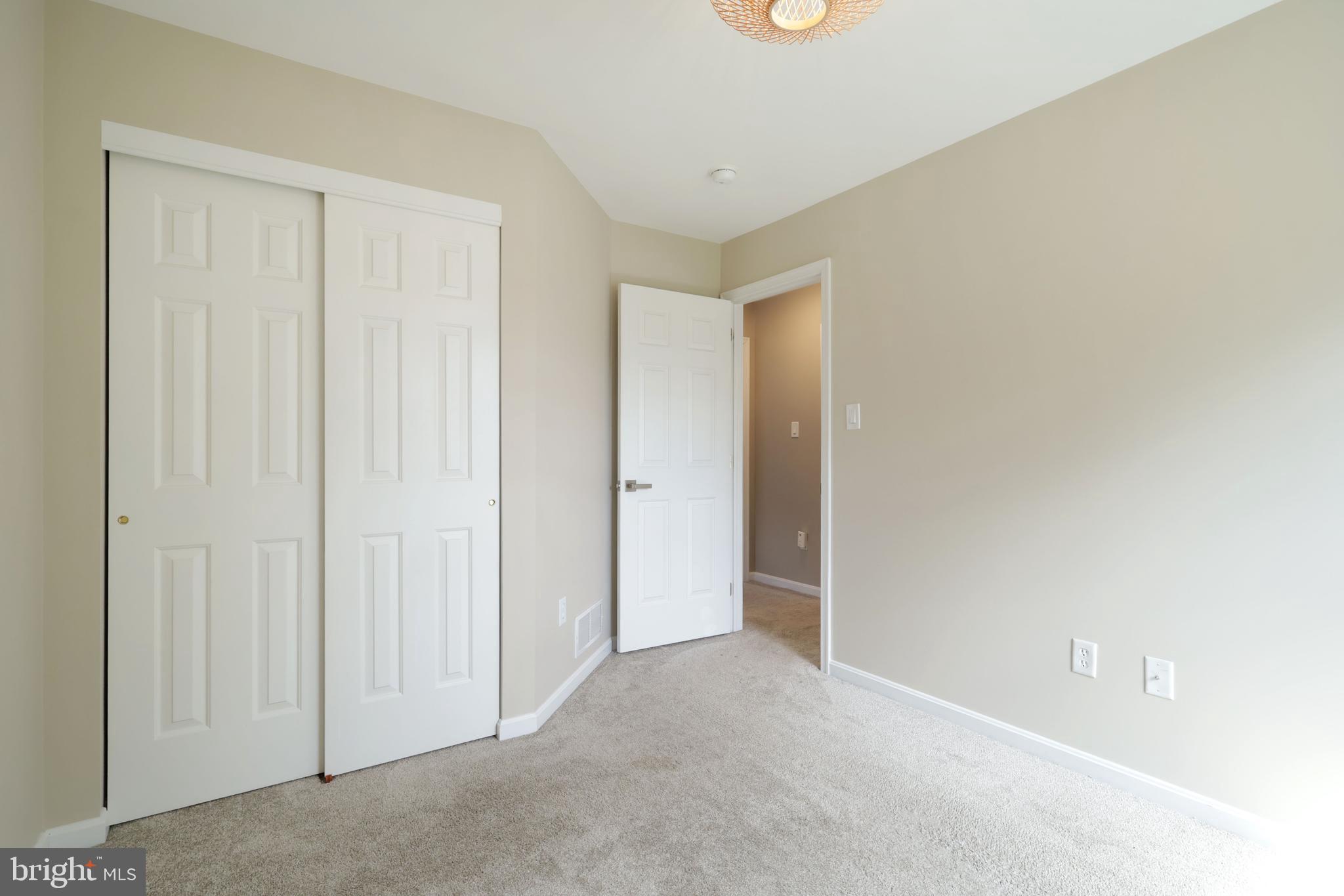 HUNTERS CHASE - Residential