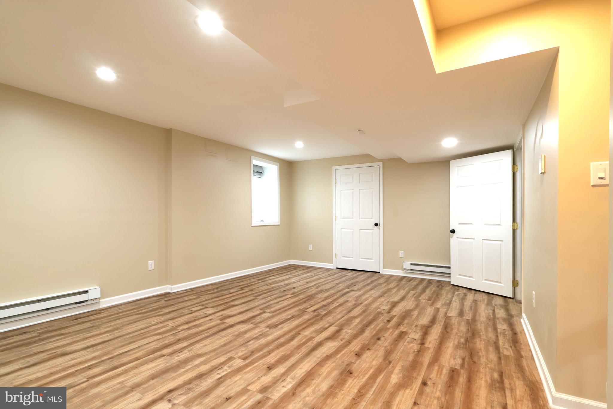 HUNTERS CHASE - Residential