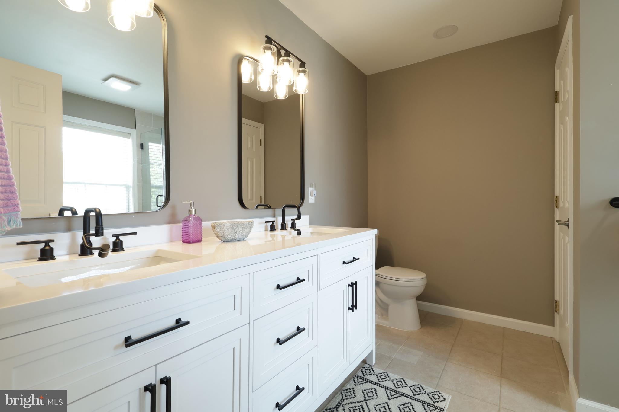 HUNTERS CHASE - Residential