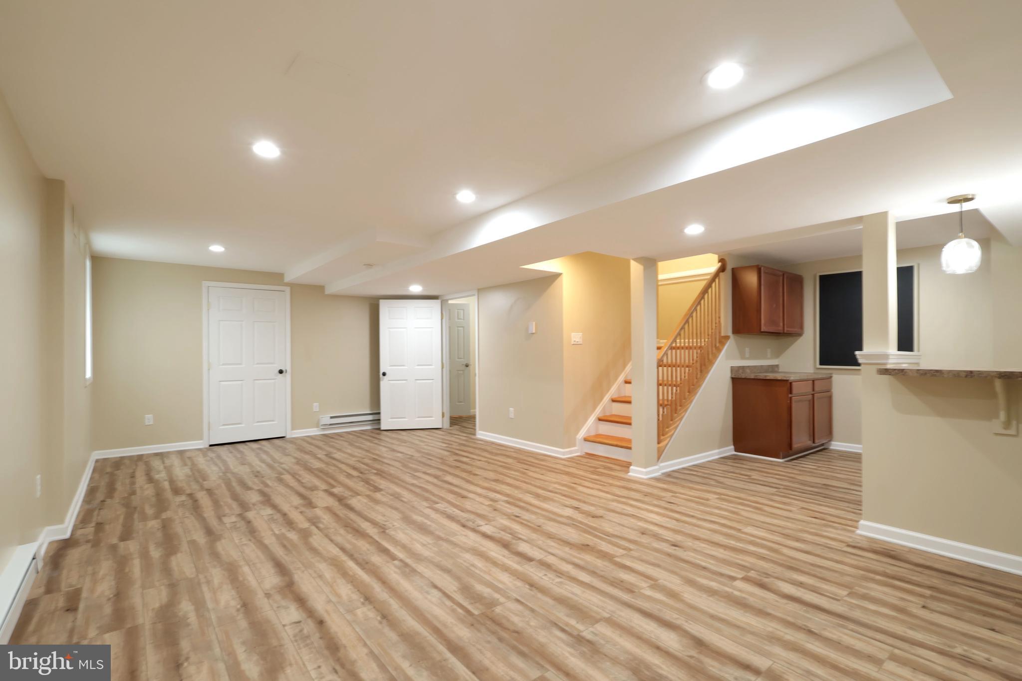 HUNTERS CHASE - Residential