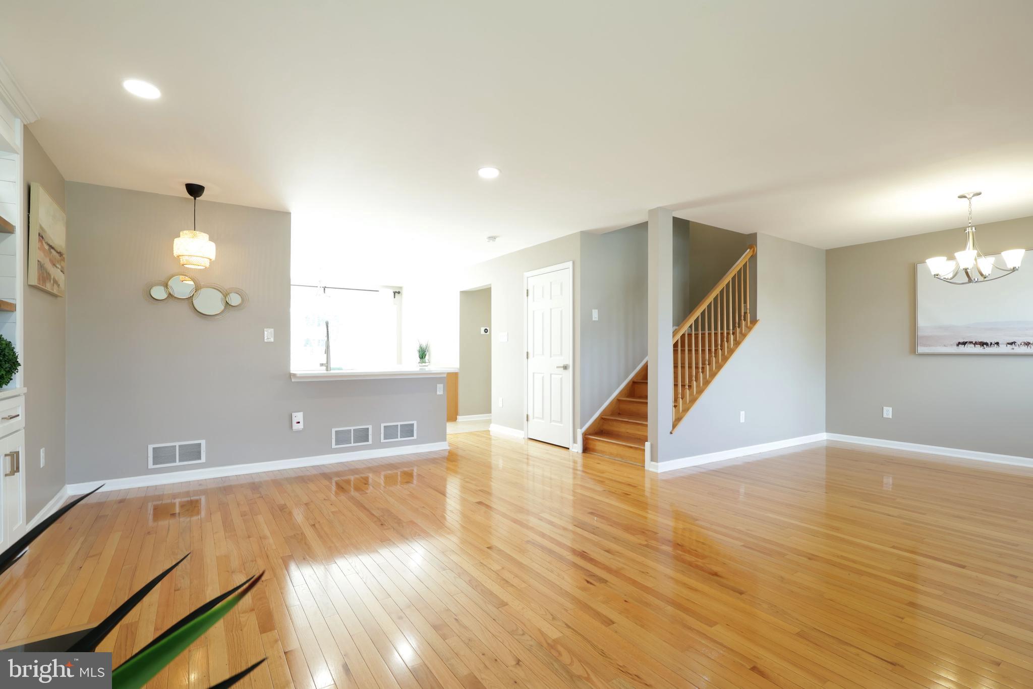 HUNTERS CHASE - Residential