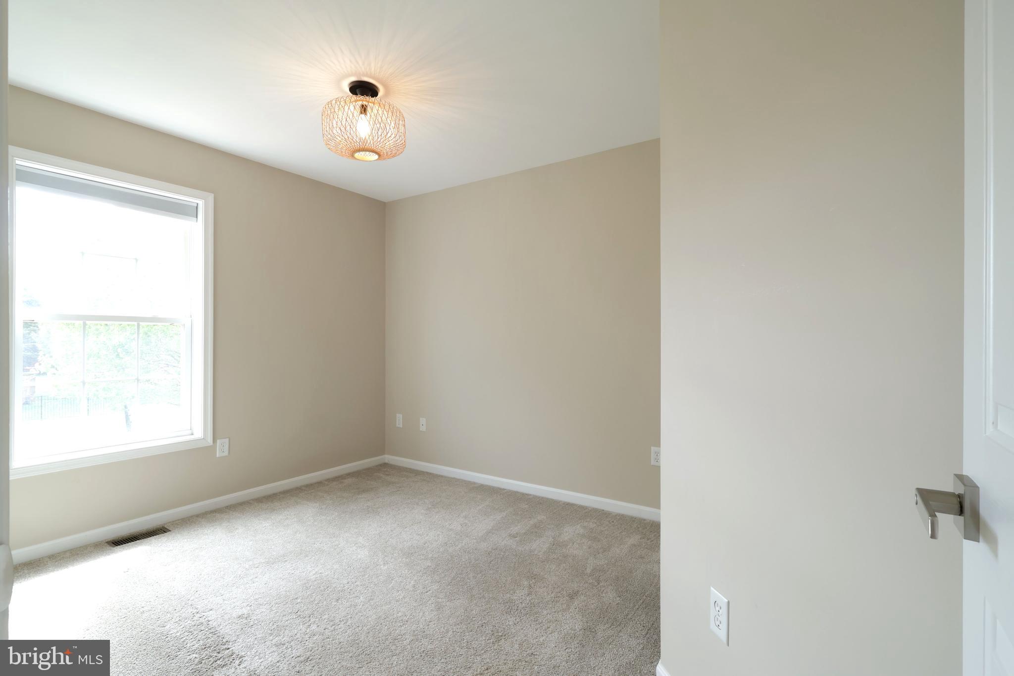 HUNTERS CHASE - Residential