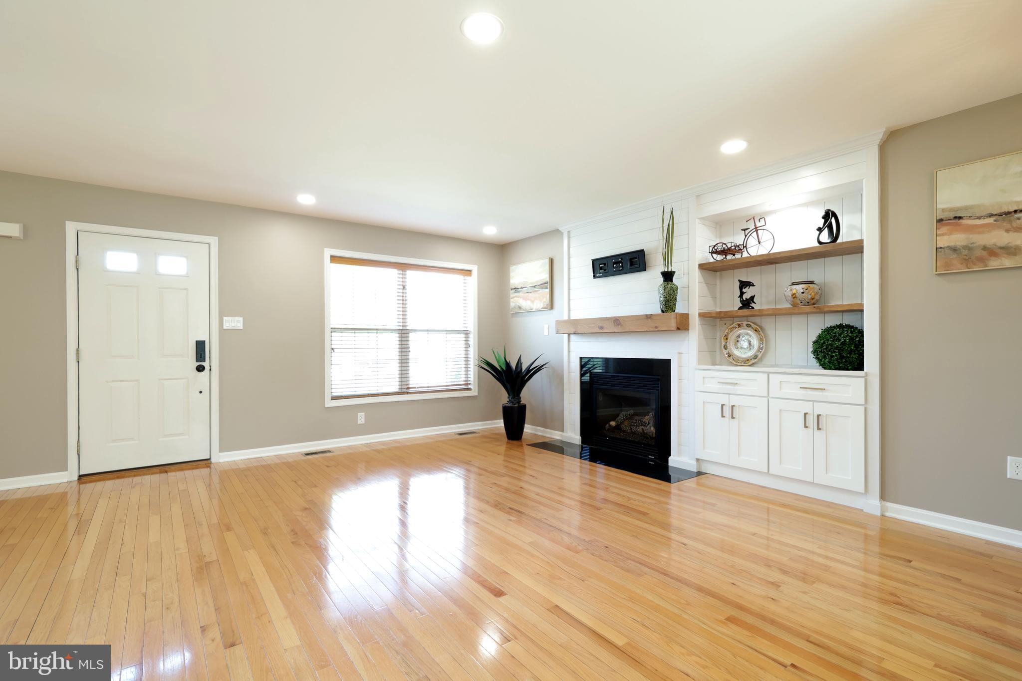 HUNTERS CHASE - Residential