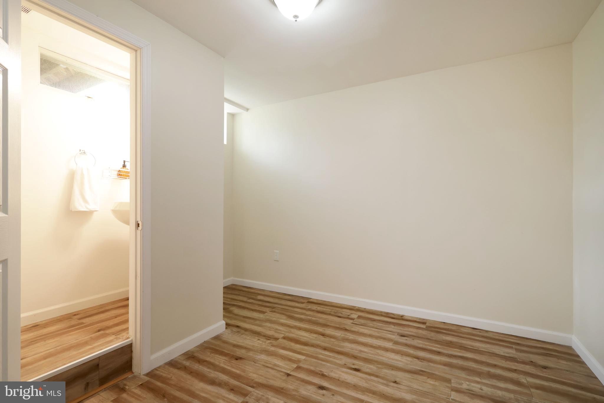 HUNTERS CHASE - Residential