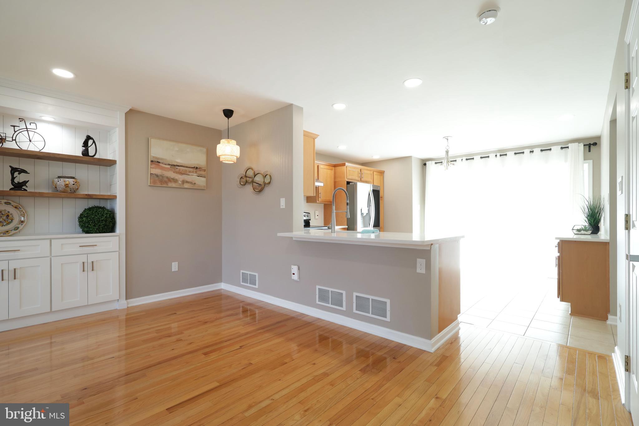 HUNTERS CHASE - Residential