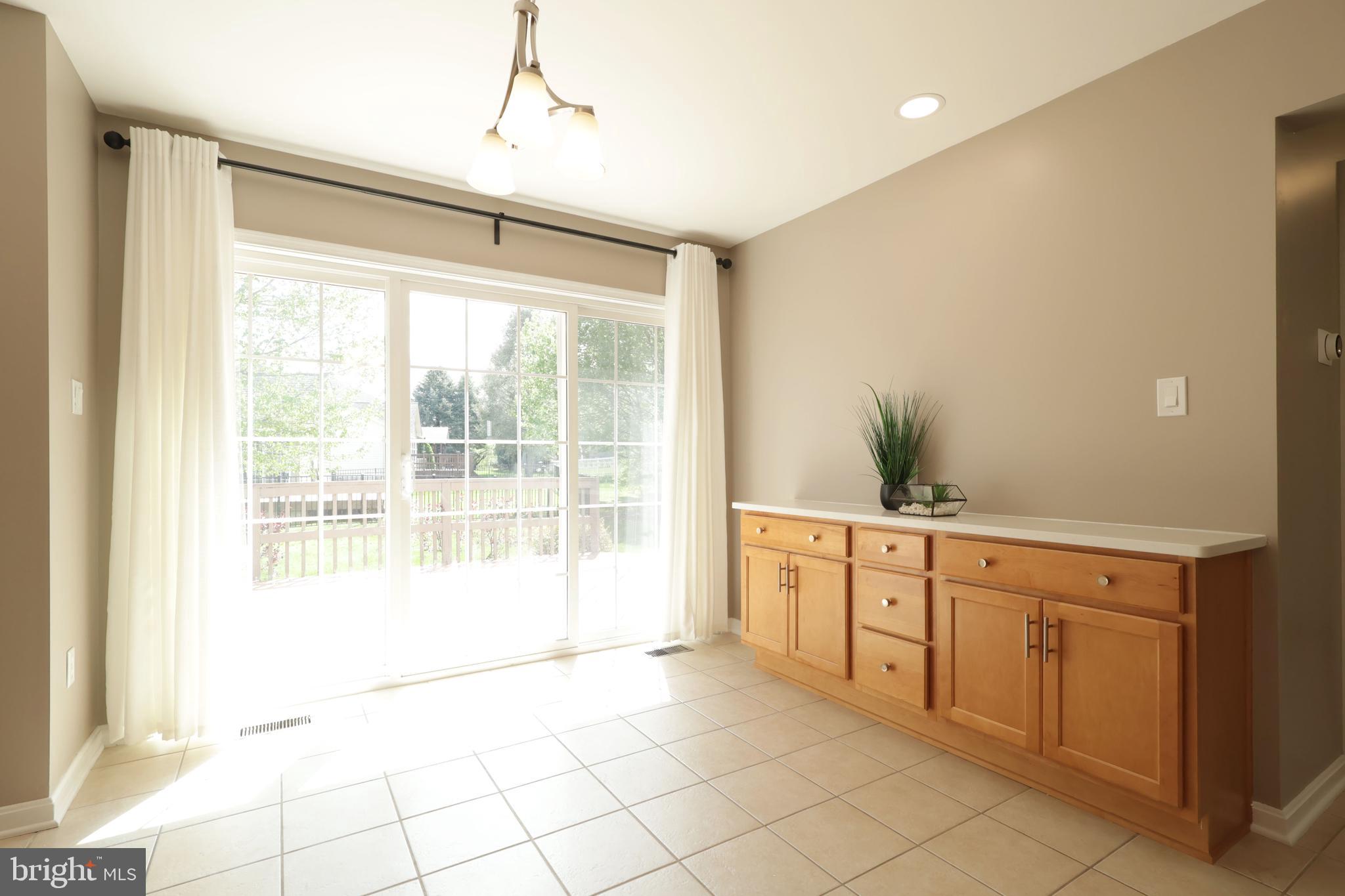 HUNTERS CHASE - Residential