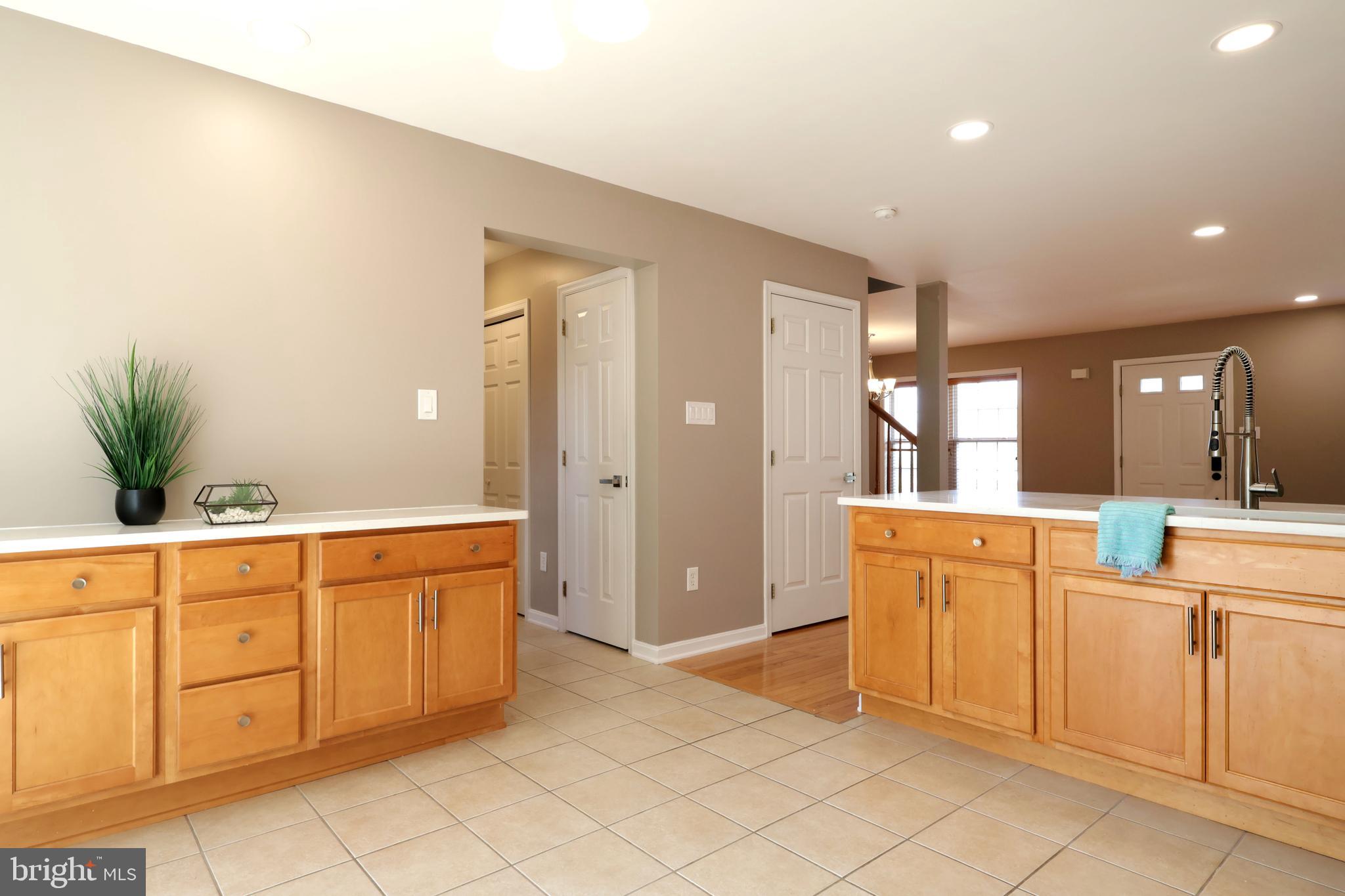 HUNTERS CHASE - Residential