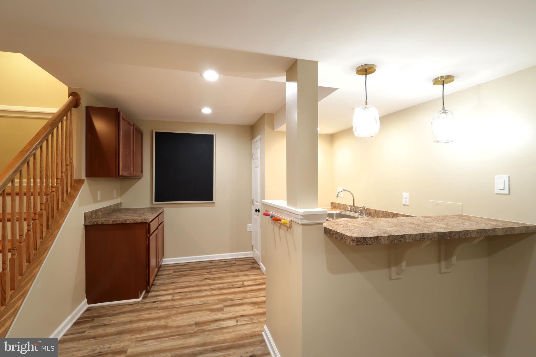 HUNTERS CHASE - Residential