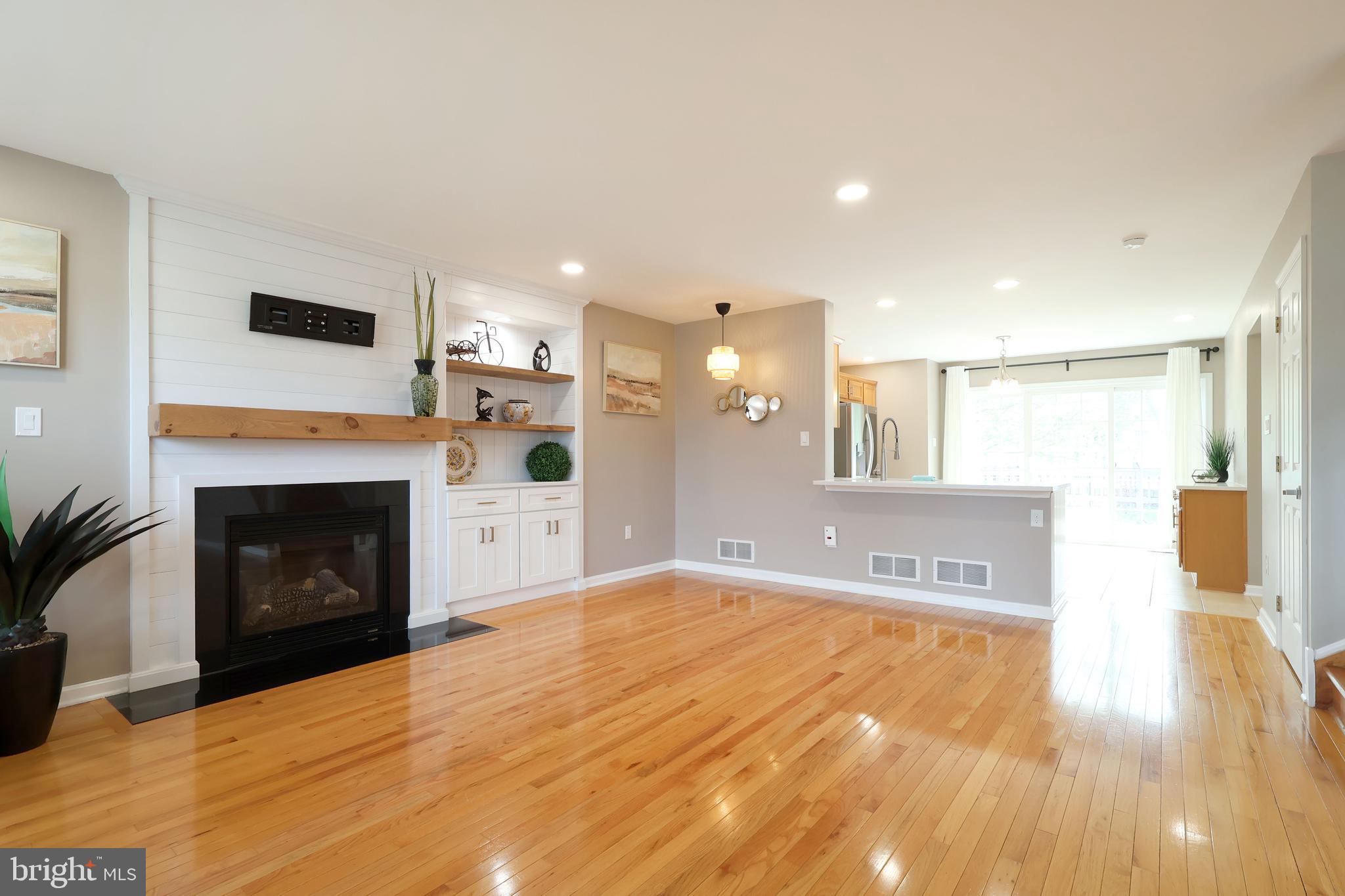 HUNTERS CHASE - Residential