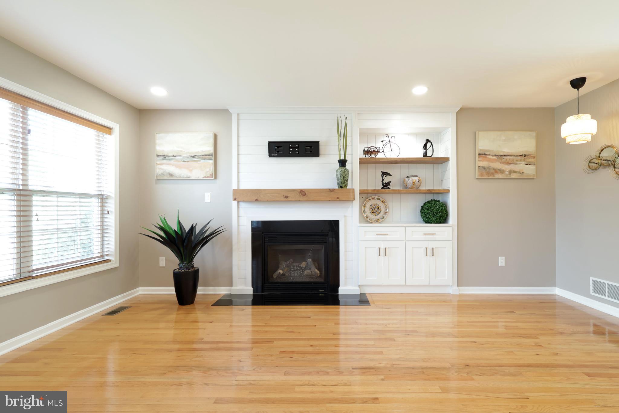 HUNTERS CHASE - Residential