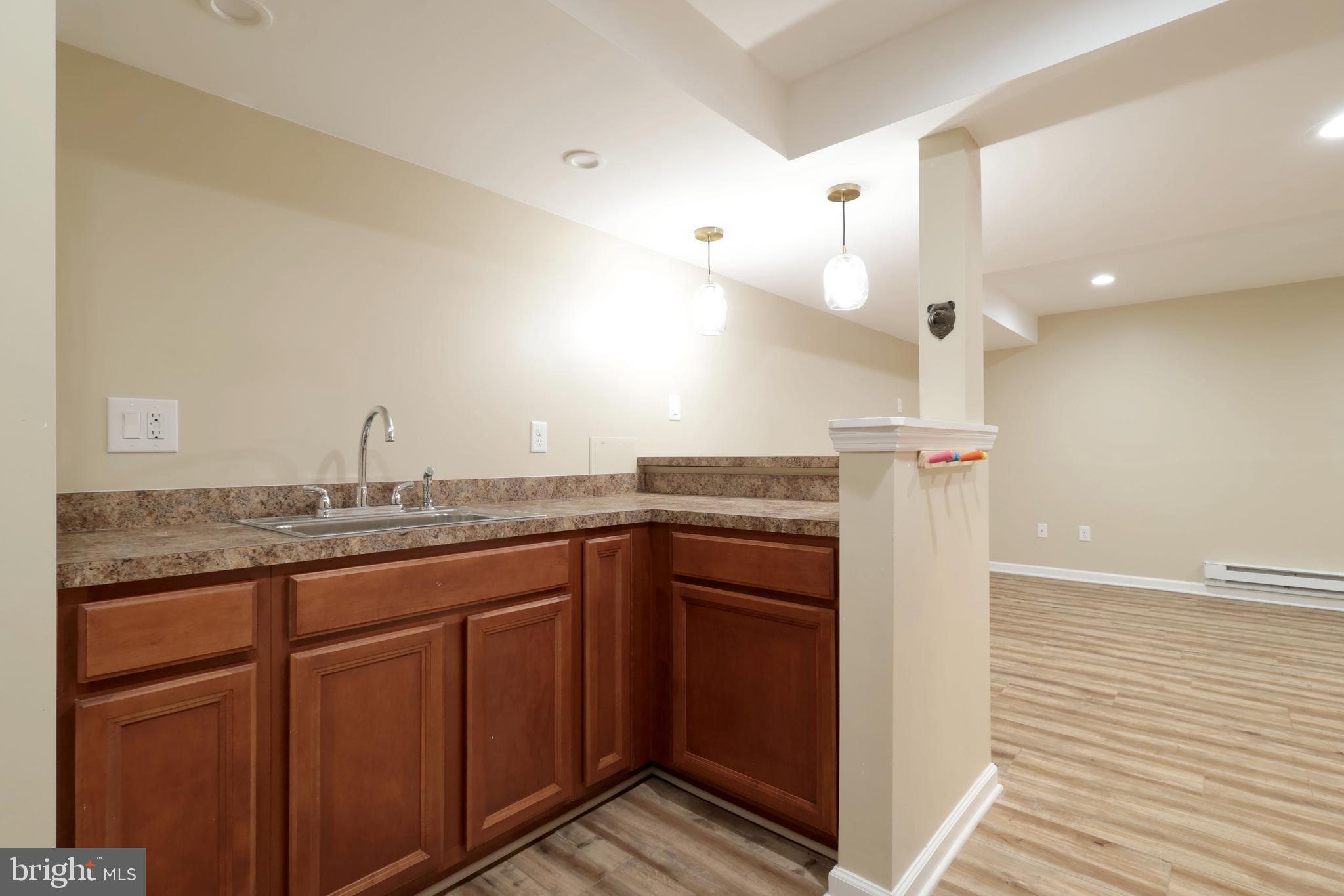 HUNTERS CHASE - Residential