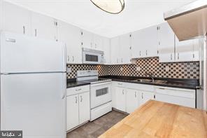 NATHANS HILL - Residential Lease