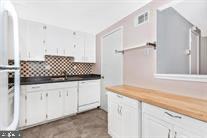 NATHANS HILL - Residential Lease