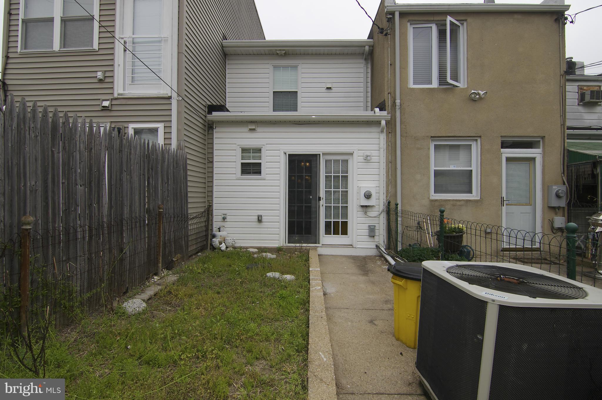 LOCUST POINT - Residential