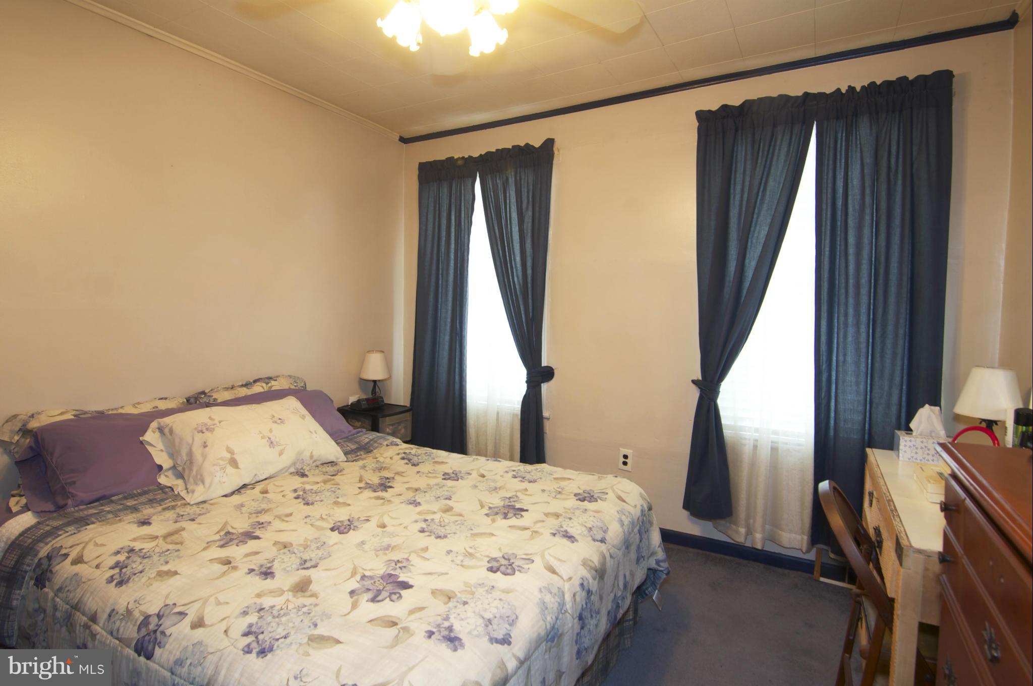 LOCUST POINT - Residential