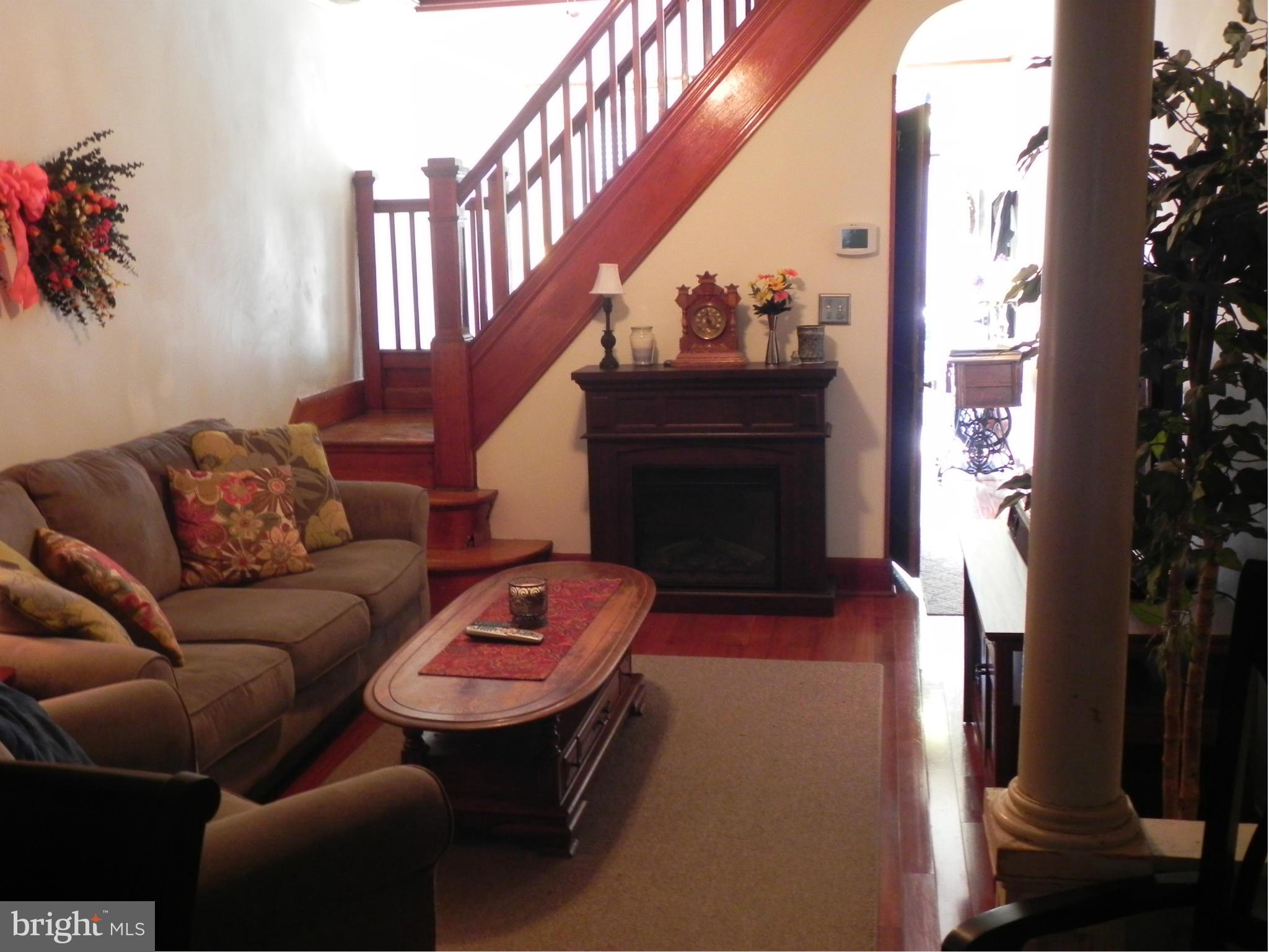 LOCUST POINT - Residential