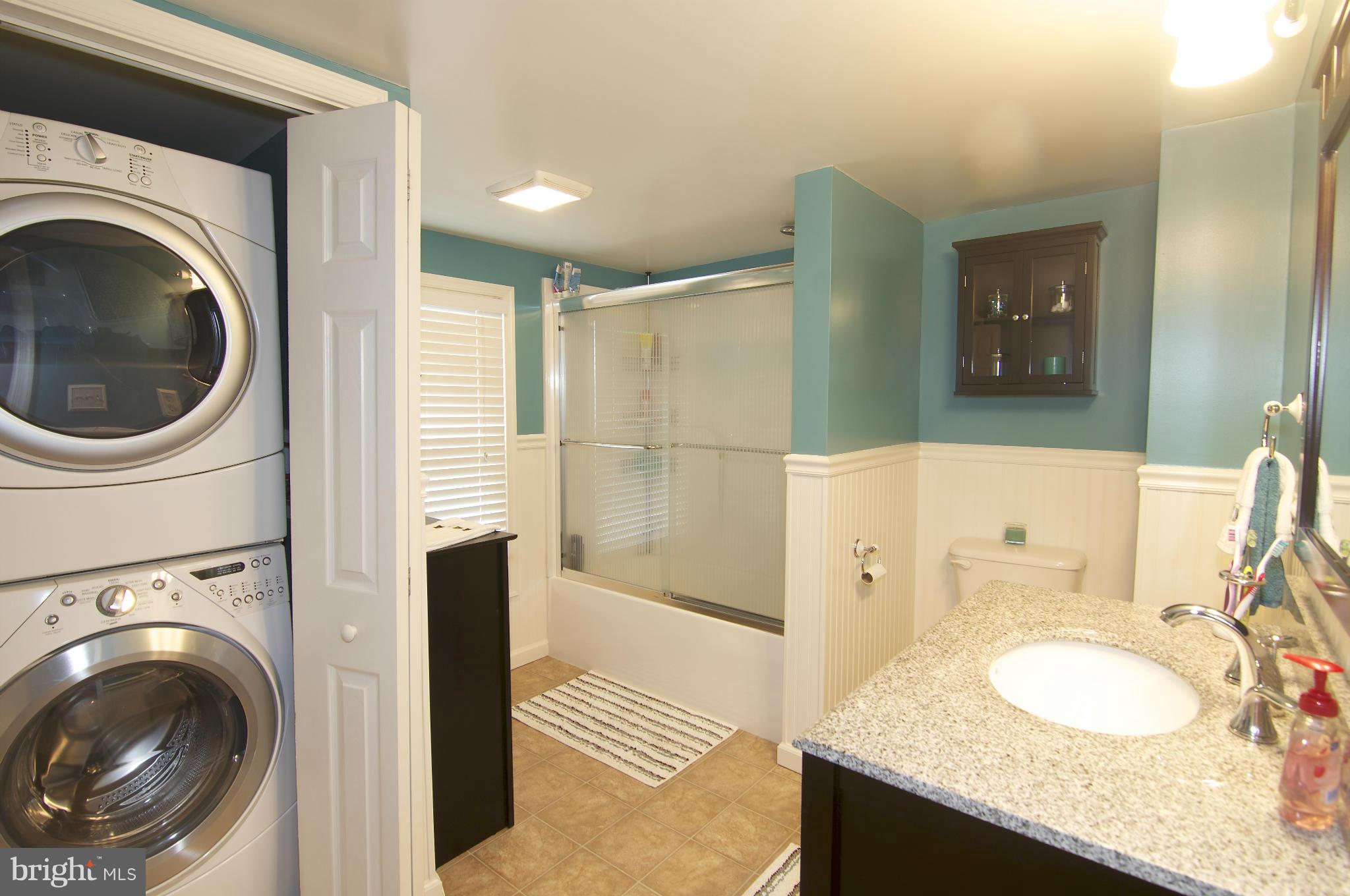 LOCUST POINT - Residential