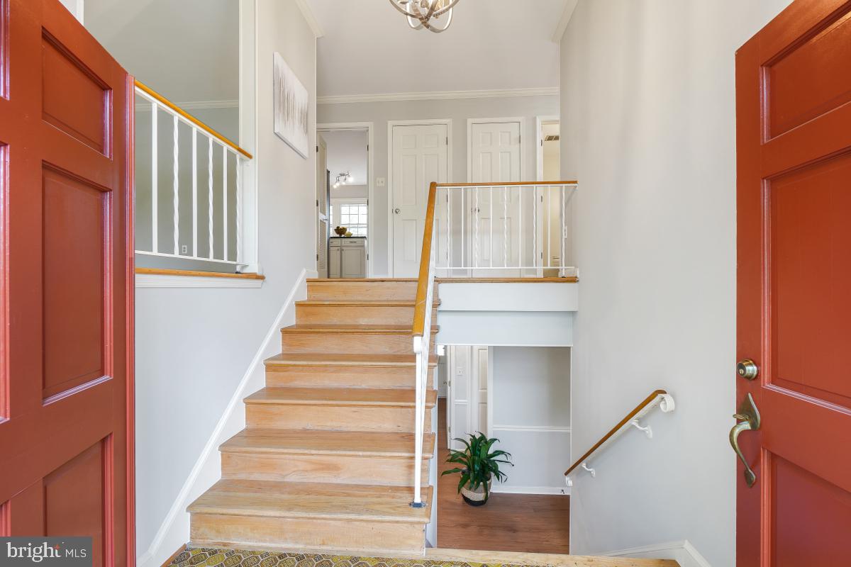 305 NORTH STREET NE
