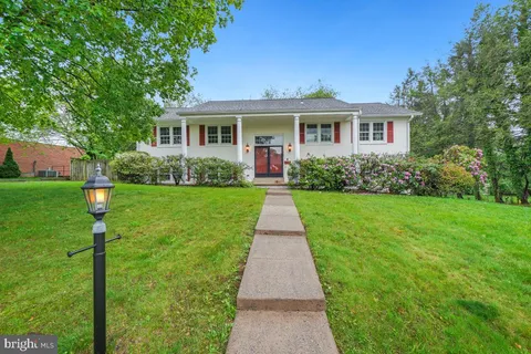 305 North Street NE, Leesburg, VA 20176 - MLS#: VALO2095634