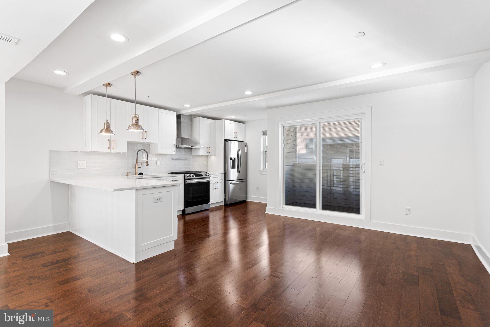 2844 LIVINGSTON STREET