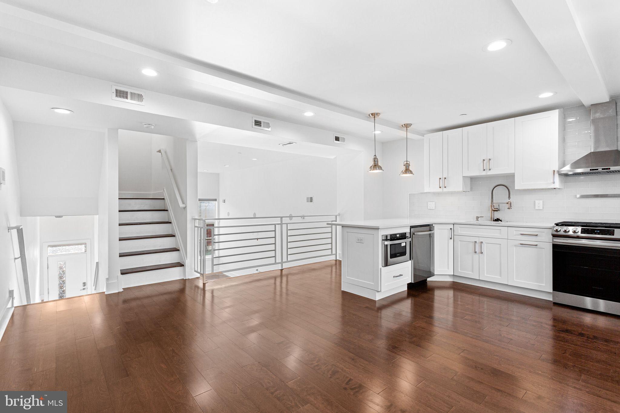 2844 LIVINGSTON STREET