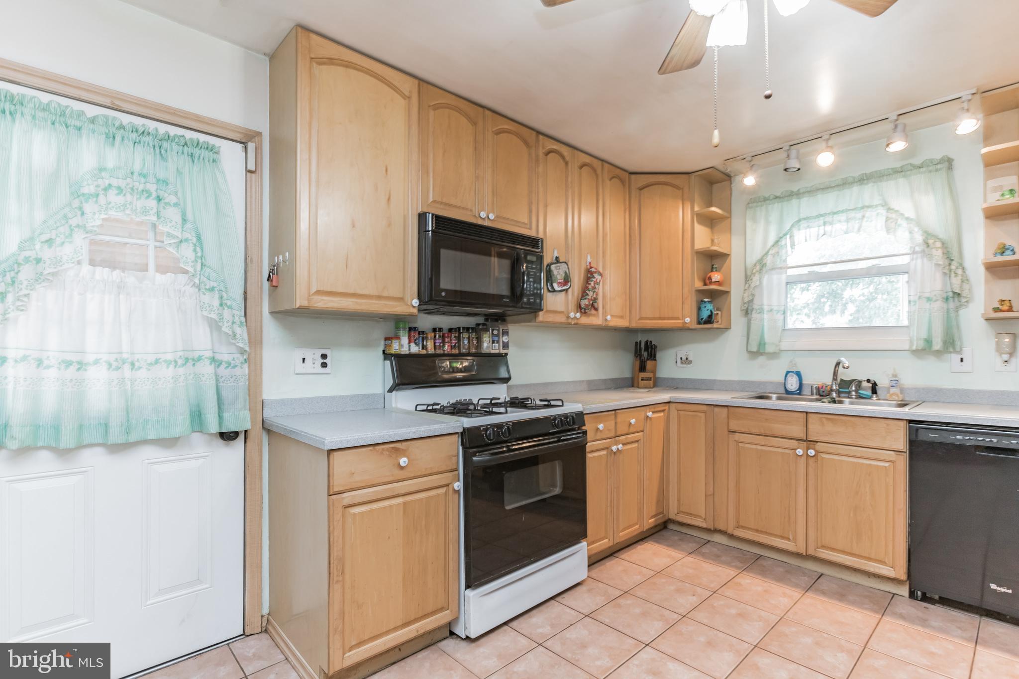 THE HIGHLANDS - Residential