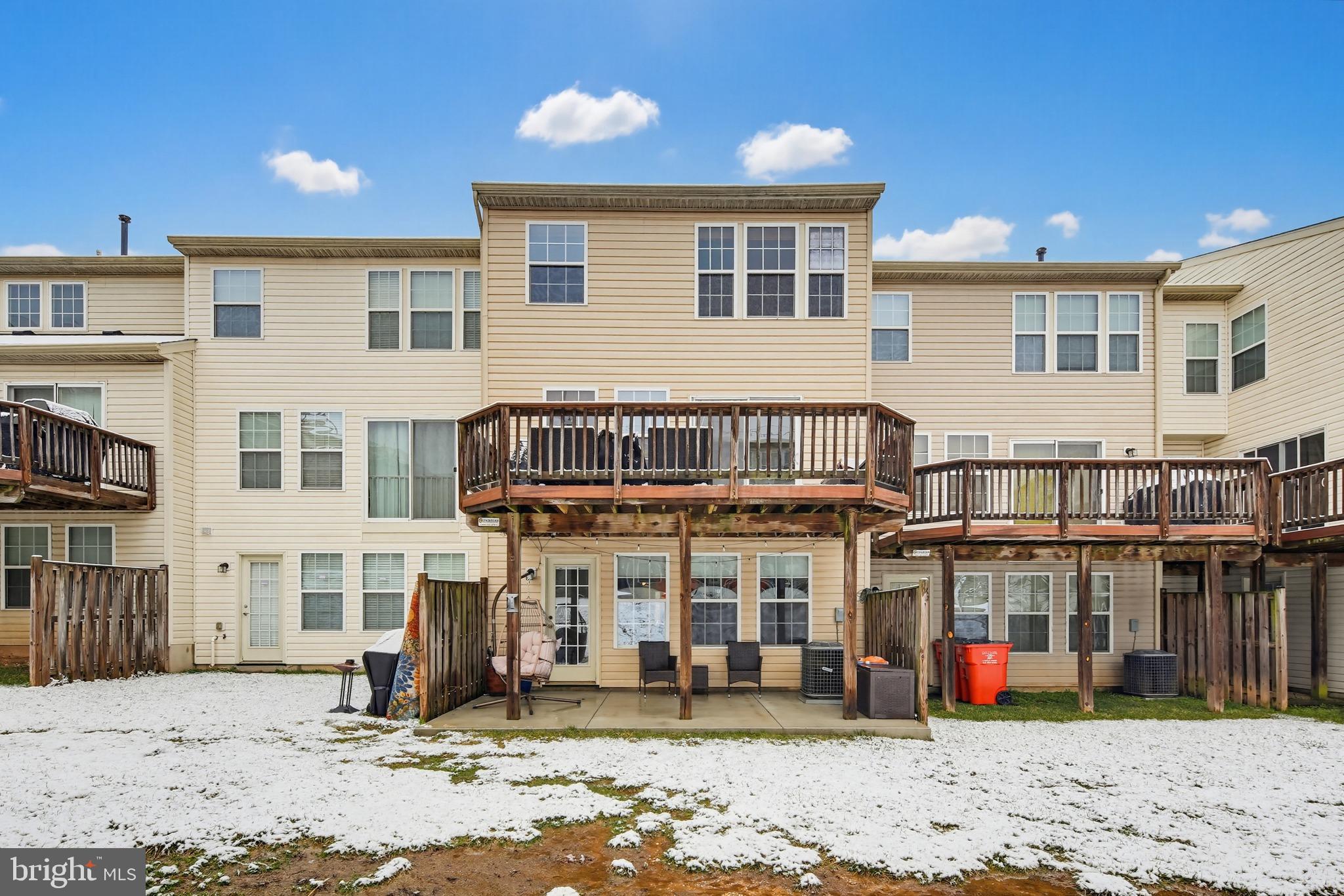 VILLAGE TOWNS - Residential