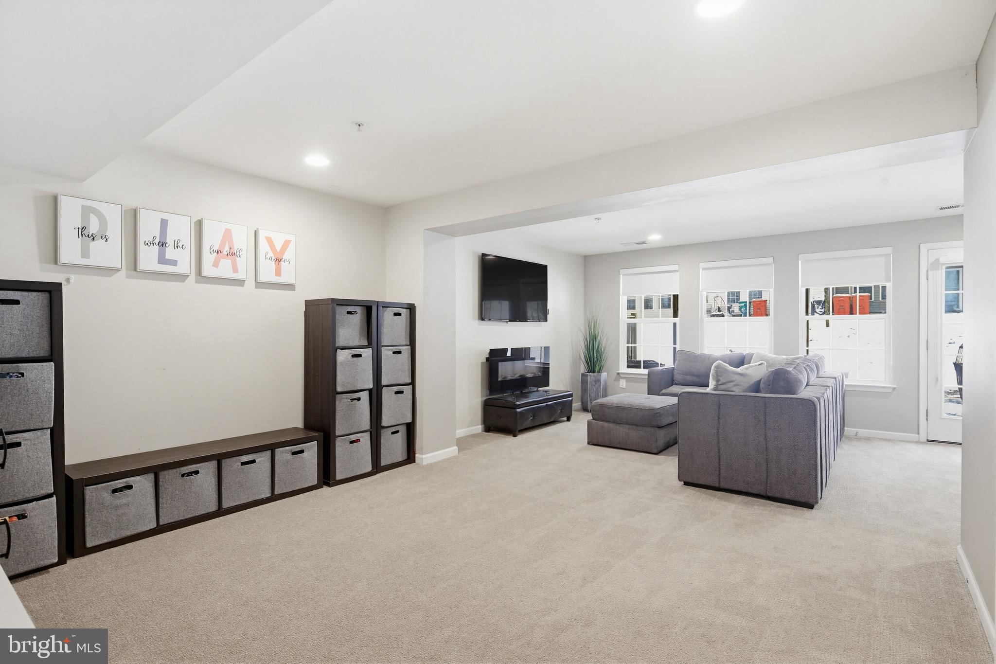 VILLAGE TOWNS - Residential