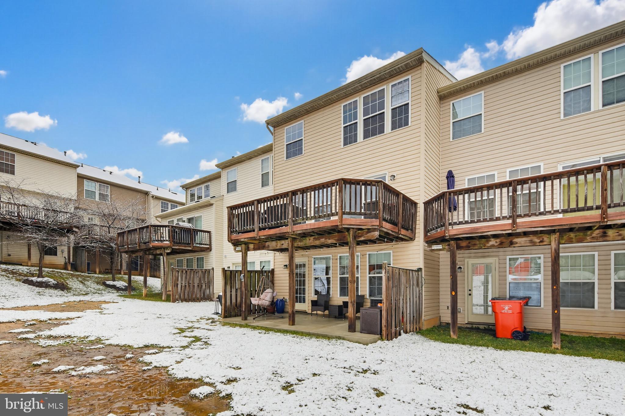 VILLAGE TOWNS - Residential