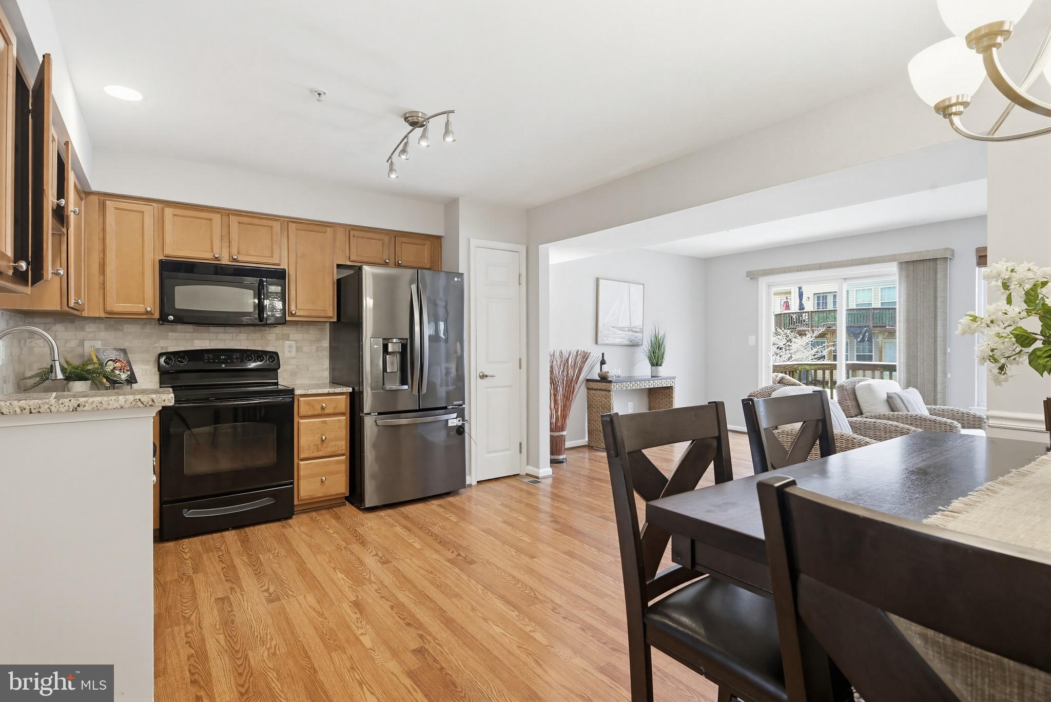 VILLAGE TOWNS - Residential