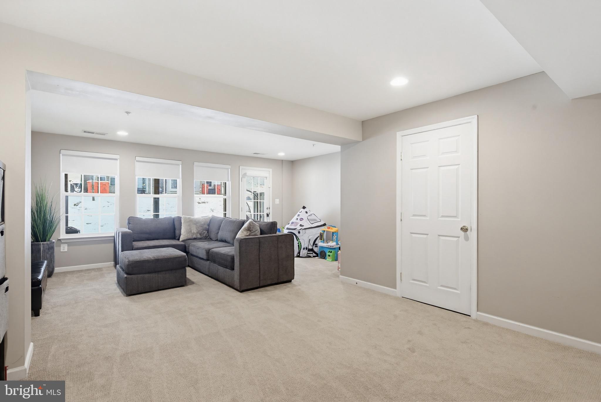 VILLAGE TOWNS - Residential