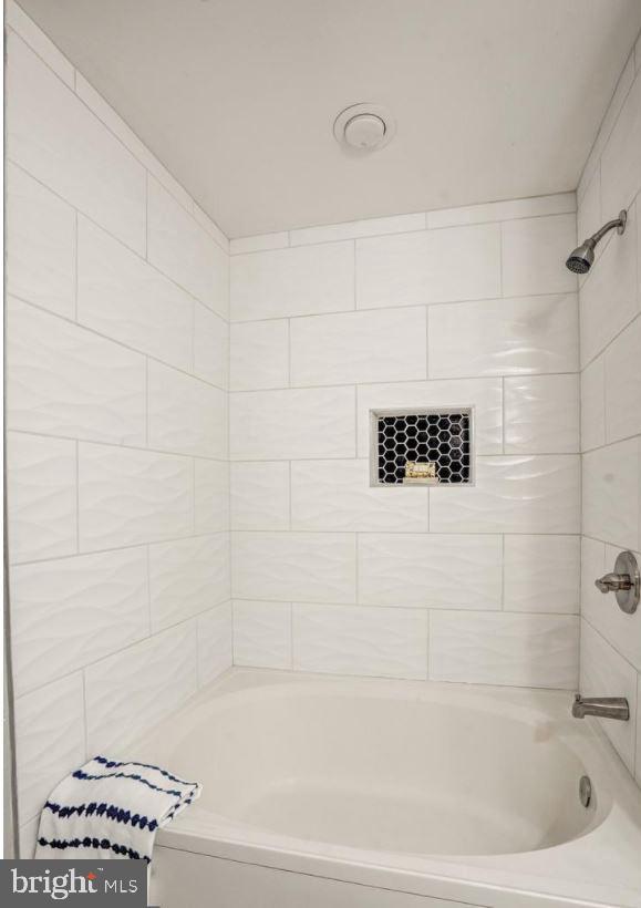 KINGS COUNCIL CONDO - Residential