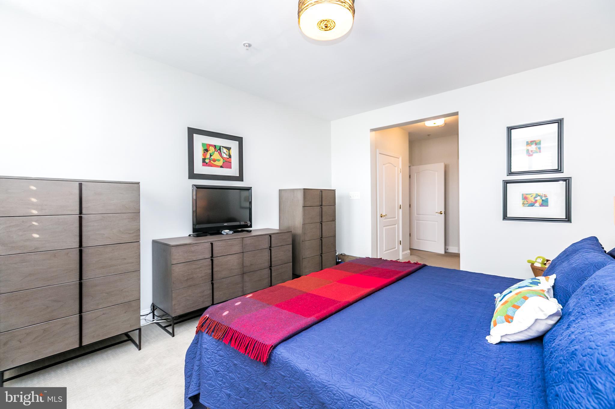 VILLAGE OF RIVER HILL - Residential