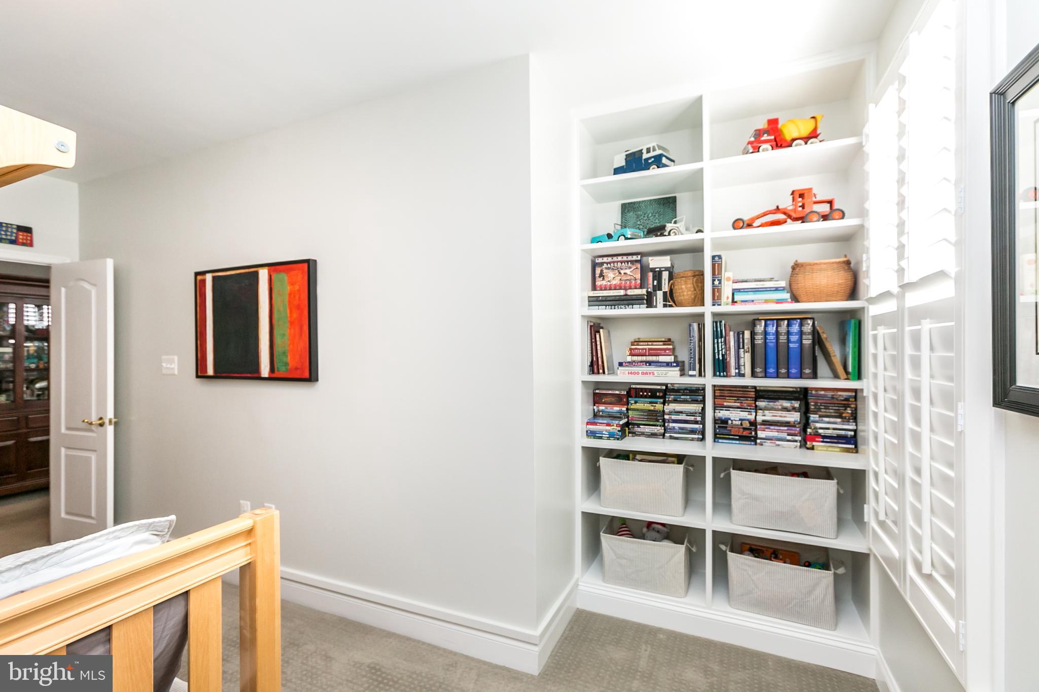 VILLAGE OF RIVER HILL - Residential