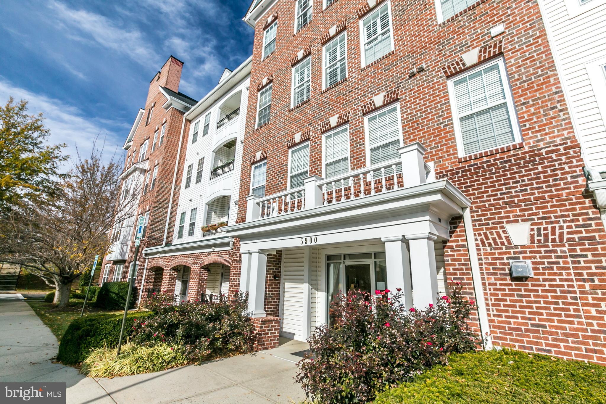 VILLAGE OF RIVER HILL - Residential