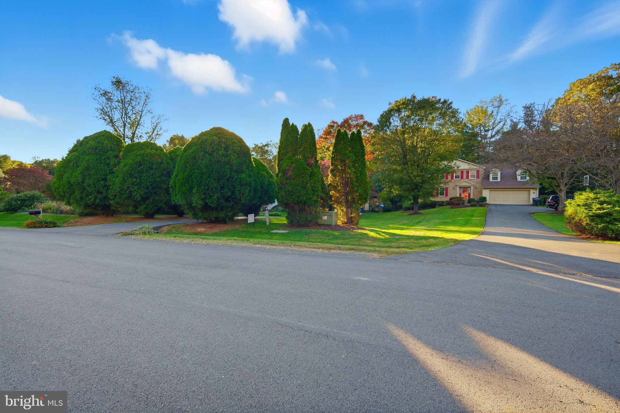 2724 BERRYLAND DRIVE