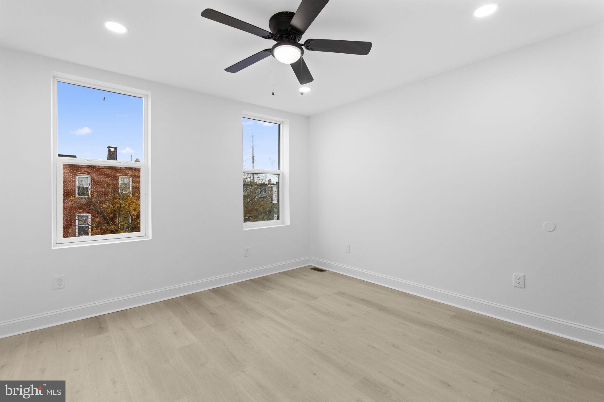 ELWOOD PARK - Residential