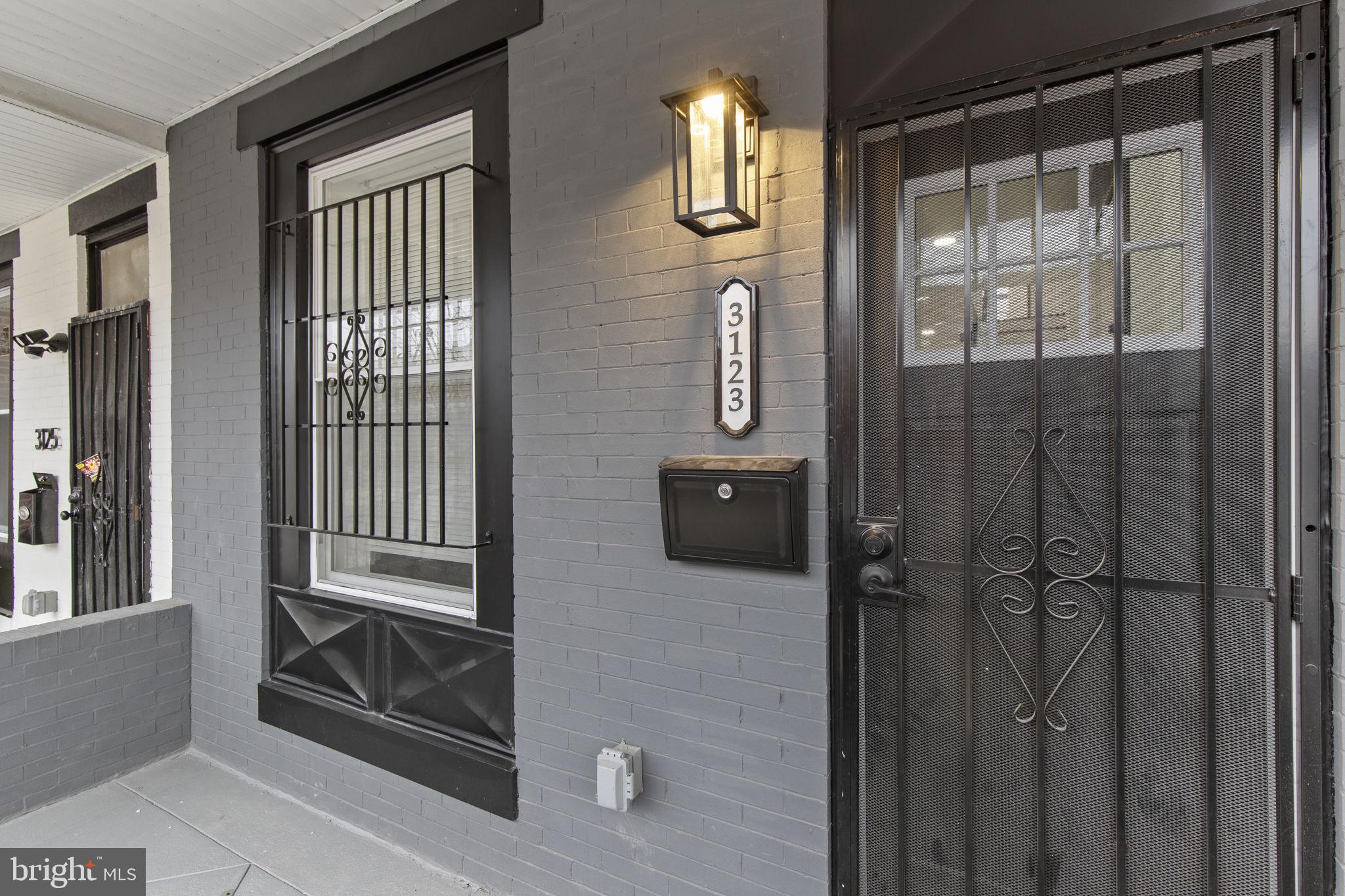 ELWOOD PARK - Residential