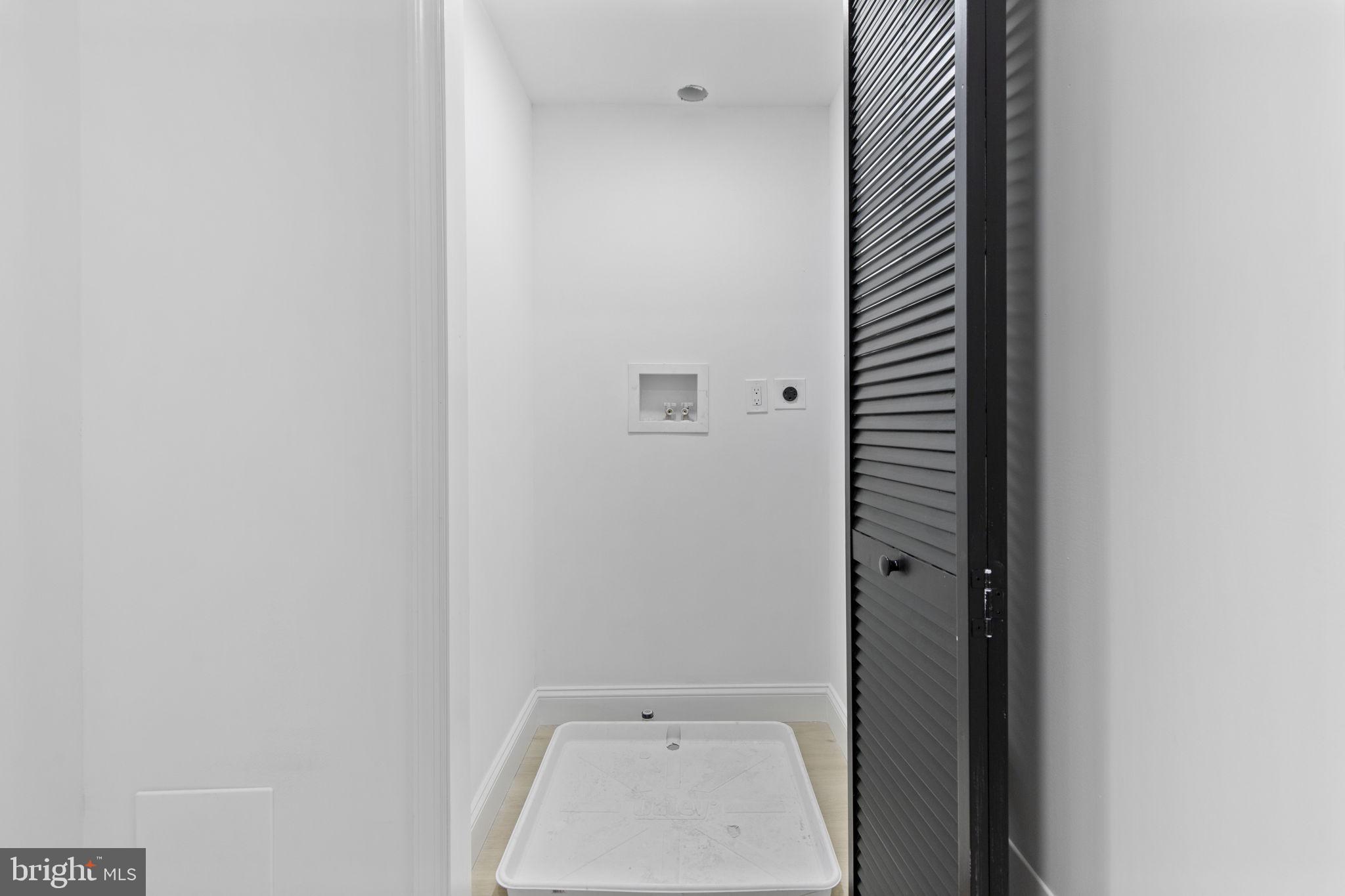 ELWOOD PARK - Residential